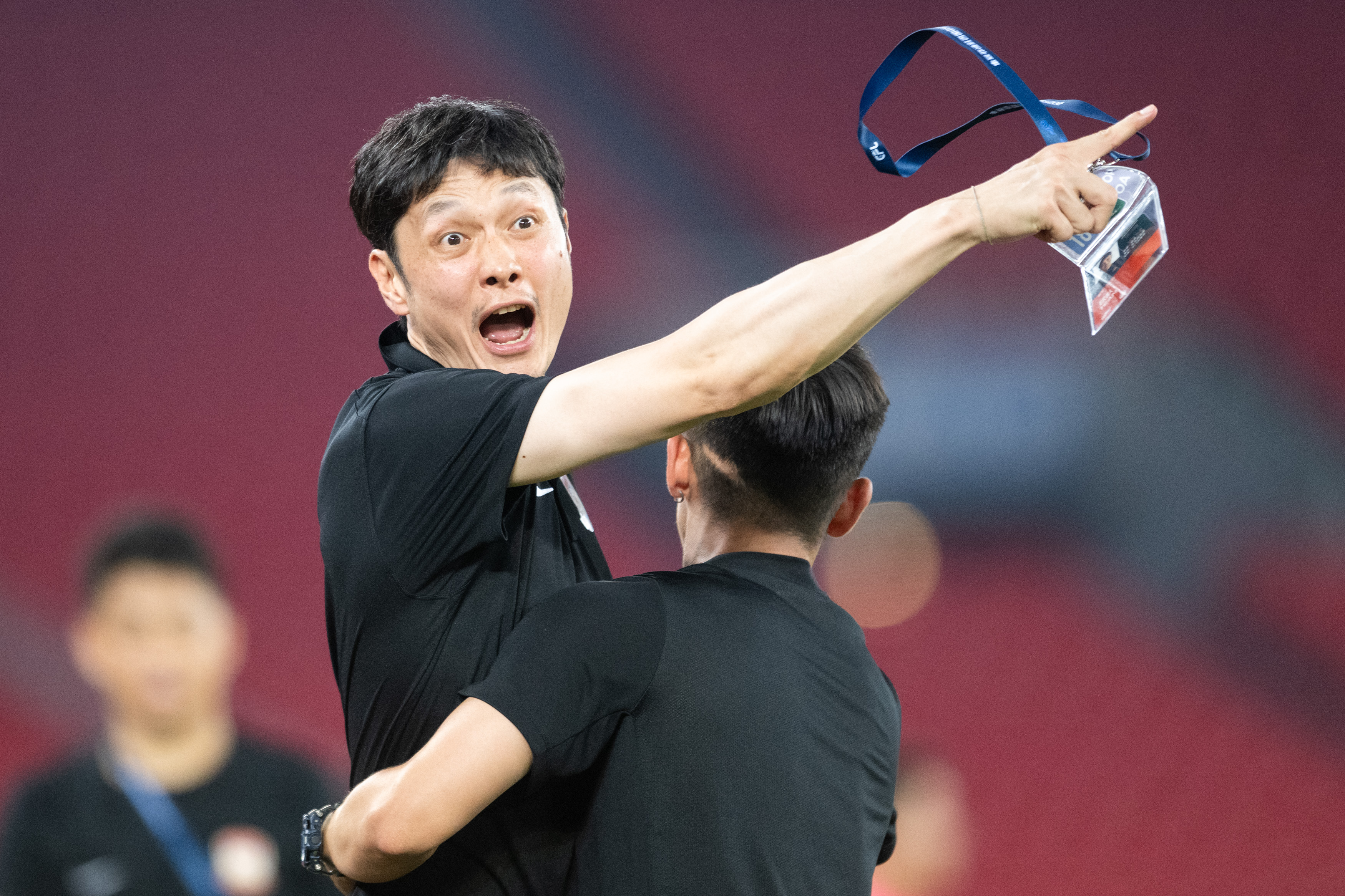 武汉三镇发布备战花絮,今晚门线救险,法国杯任务艰巨,身体对抗强度拉满 -多宝娱乐