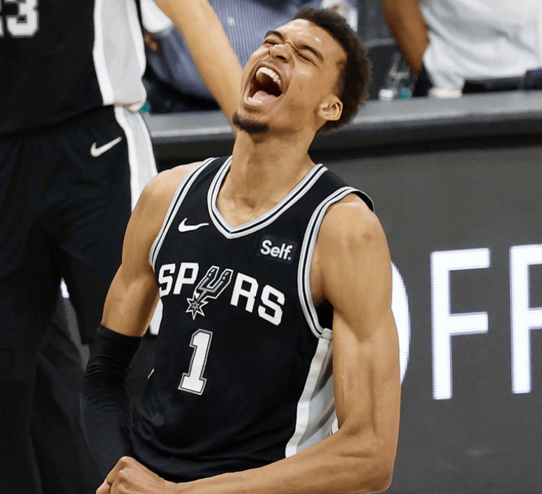 里程碑夜!莱比锡防线松动,欧冠关键时刻刷纪录,质疑声仍在,赛季目标并未改变的简单介绍-多宝在线入口