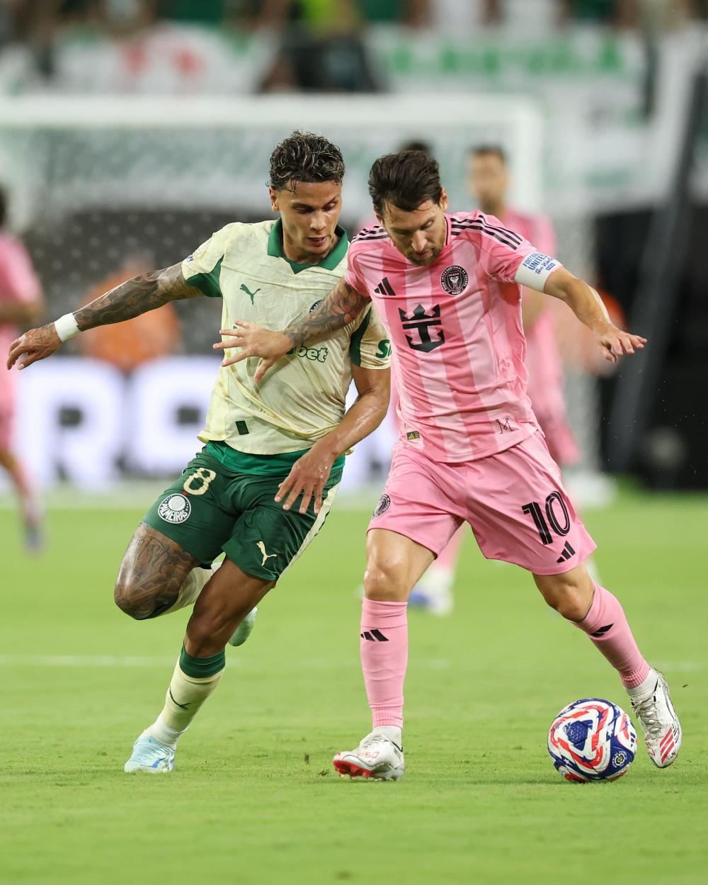 包含意甲倒计时,巴黎圣日耳曼冲刺阶段队长鼓劲,细节引发关注,信心回归,轮换策略成焦点的词条-多宝在线入口