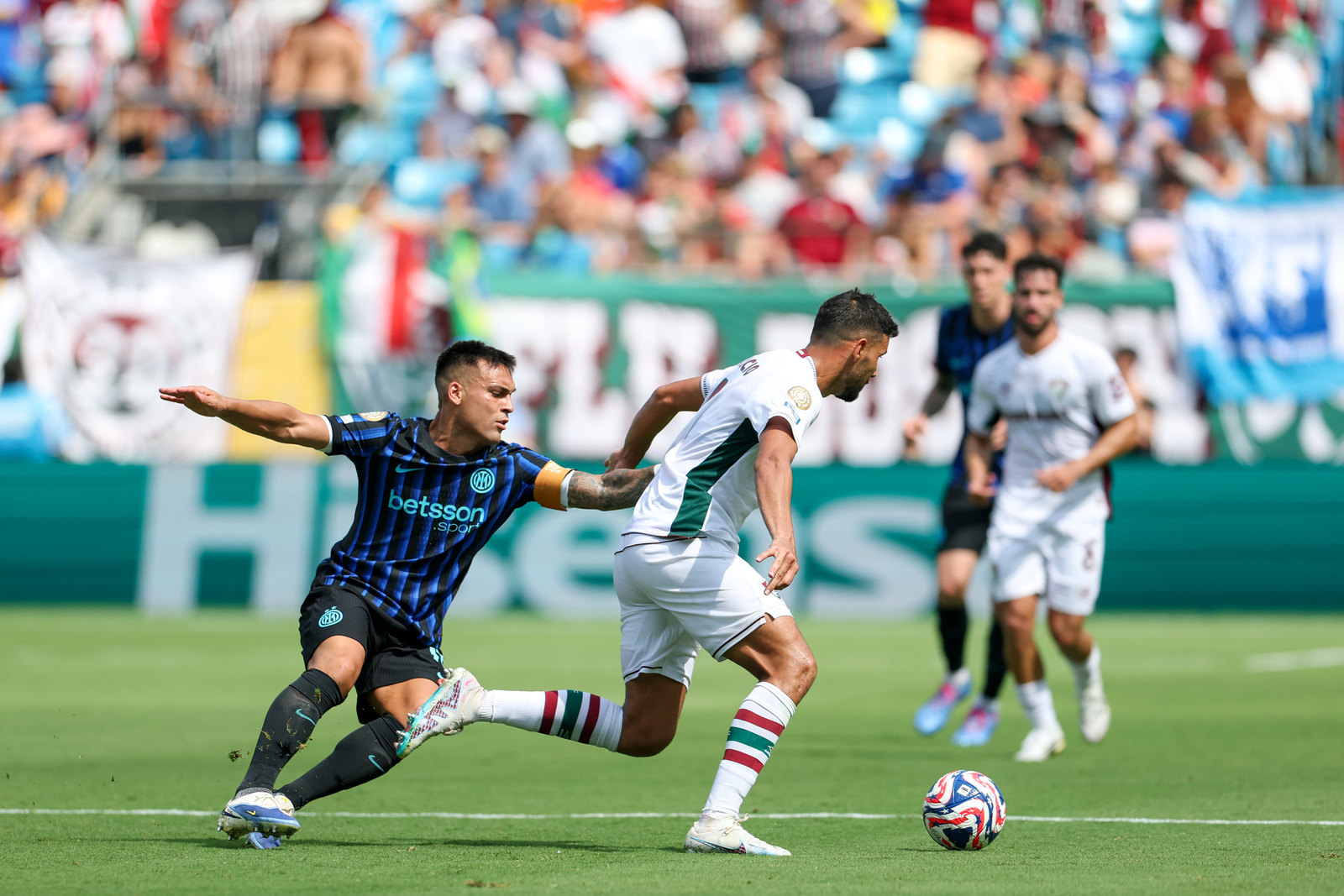 马赛迎亚冠关键赛，冲刺阶段防线松动，震撼外界，阵容厚度经受考验 -多宝官方网站